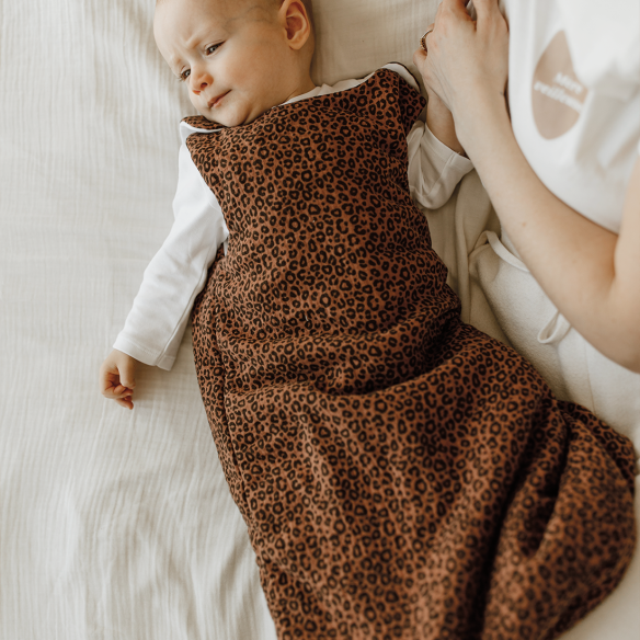 gigoteuse léopard marron personnalisable gigoteuse léopard marron personnalisable