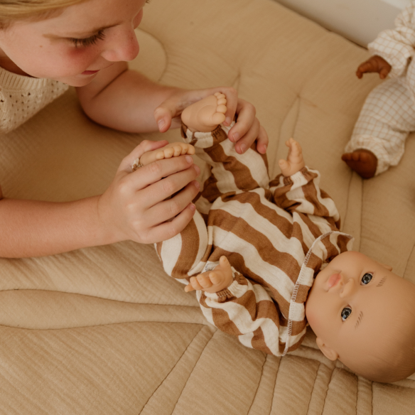 Tenue poupée avec col