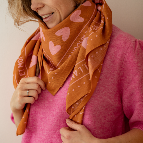 Foulard coeurs 100cm