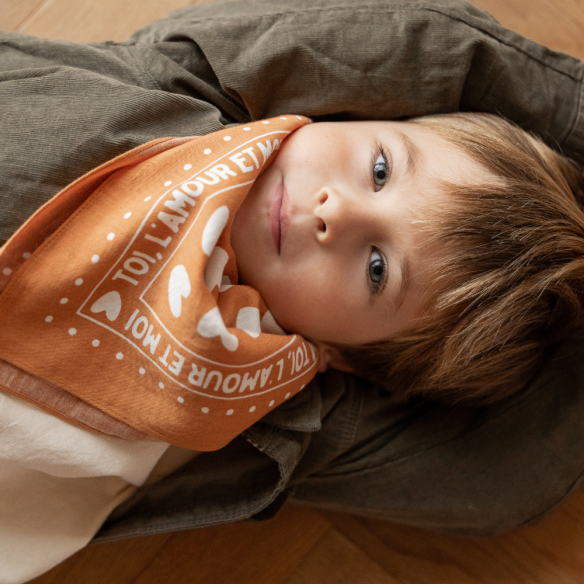 Foulard coeurs 100cm