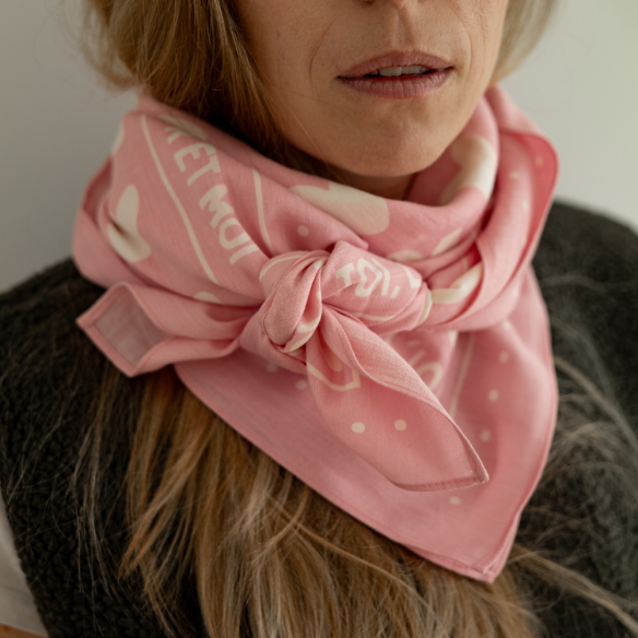 Foulard coeurs 100cm
