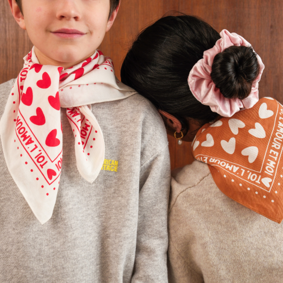 Foulard coeurs 55cm