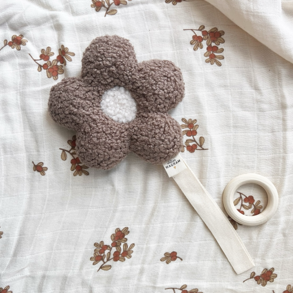 attache tétine fleur moumoute sherpa