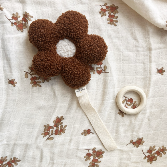 attache tétine fleur moumoute sherpa
