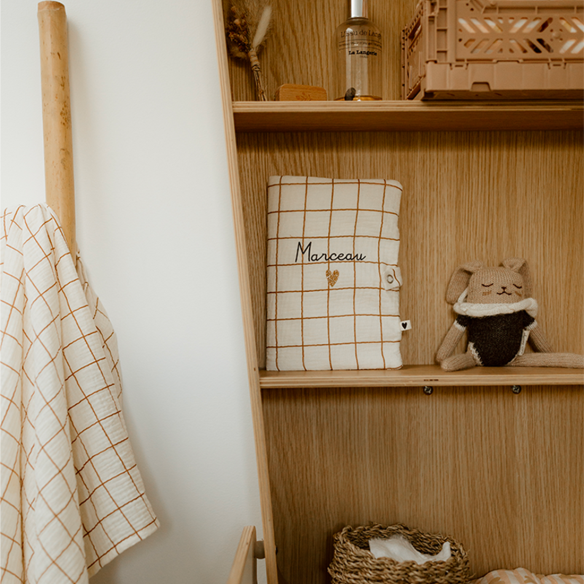 Protège carnet de santé grands carreaux personnalisé