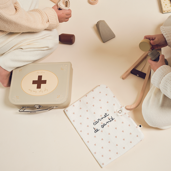Protège carnet en gaze de coton motif coeur personnalisé