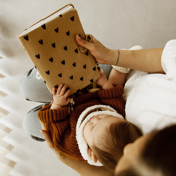 Protège carnet de santé gaze coeurs personnalisé