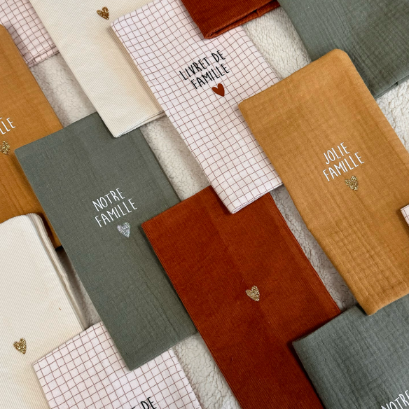 Protège livret de famille en gaze de coton écru personnalisable