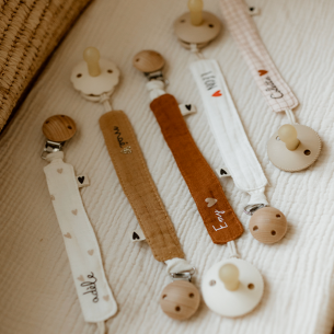 Attache tétine gaze de coton caramel
