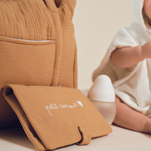 Range couche en lin camel