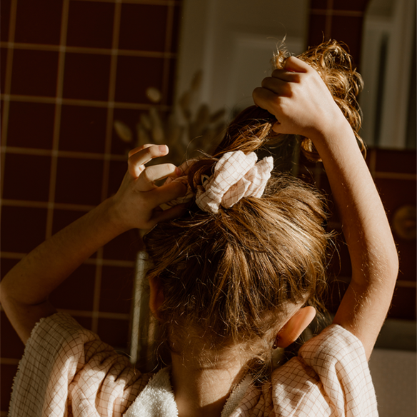 chouchou gaze de coton coeurs rose - accessoire cheveux