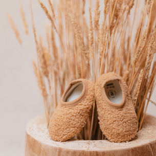 chaussons bouclette caramel