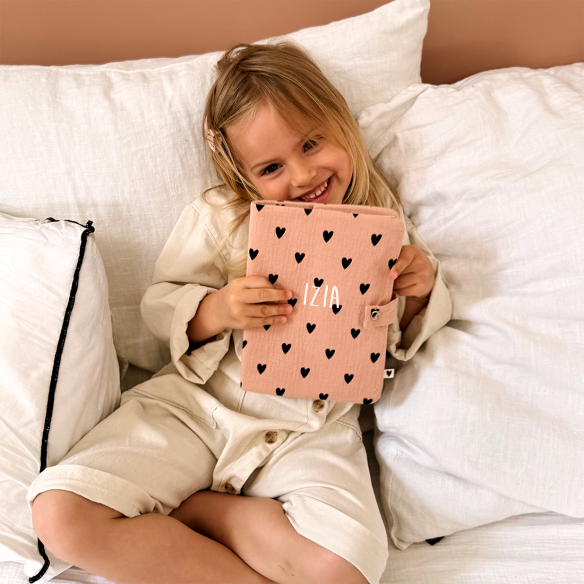 Protège carnet de santé gaze coeurs personnalisé