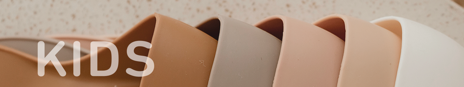 Bavoirs en silicone | Atelier Wagram